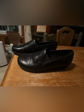 Munro Leather Slip-Ons